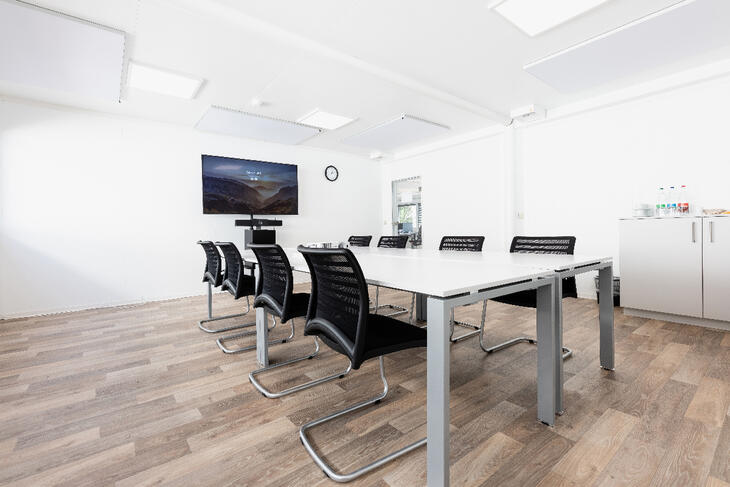 Büro/Konferenzraum Büro/Konferenzraum