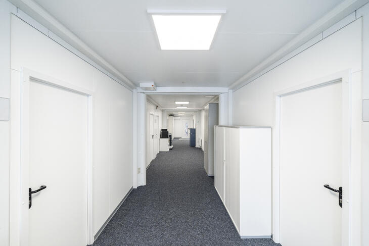 Flursystem von innen mit Schränken Flursystem von innen mit Schränken