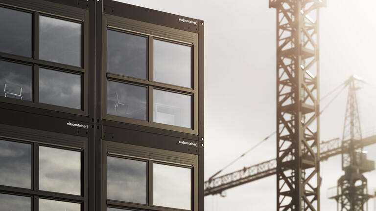 ELA Container - Containeranlage mit Kran